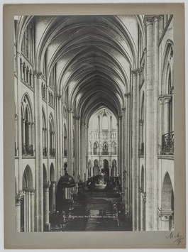 Vorschaubild Noyon: Alte Kathedrale, Blick zum Chor, 1888. Foto von Séraphin-Médéric Mieusement